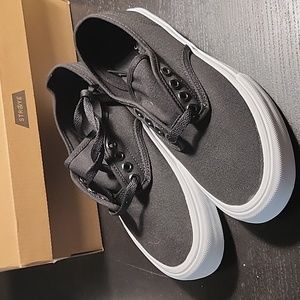 Straye Gower, size 7, black